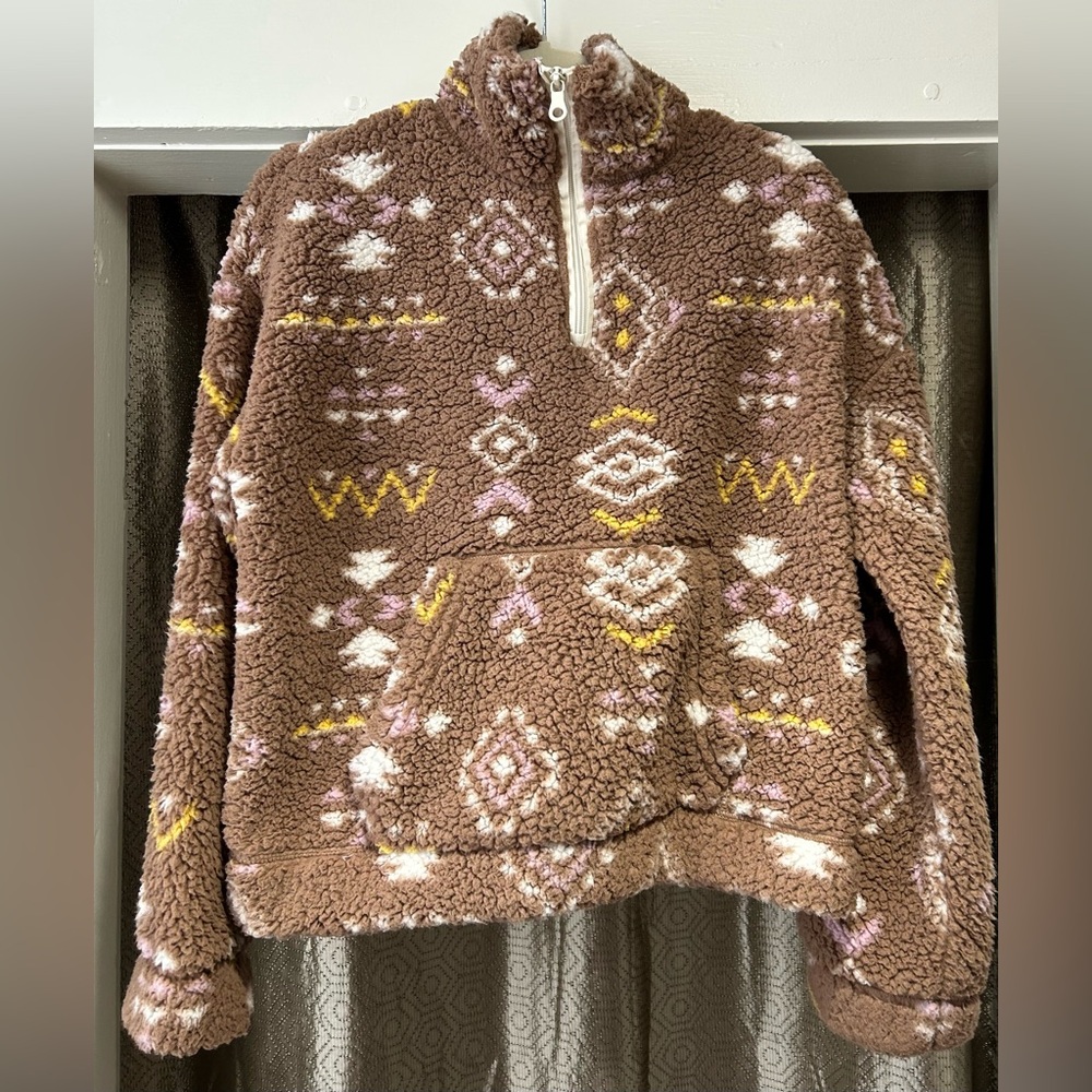 Love Tree Brown Patterned Women's pullover size M